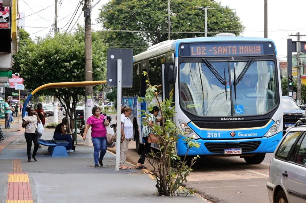 Dourados libera transporte grátis e suspende aulas na eleição