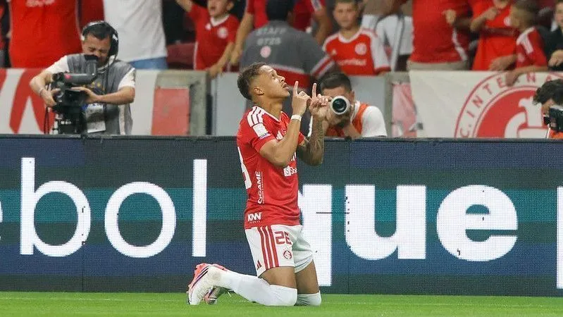 Inter vence o Corinthians por 2 a 1 e afunda o Timão na luta contra o Z4